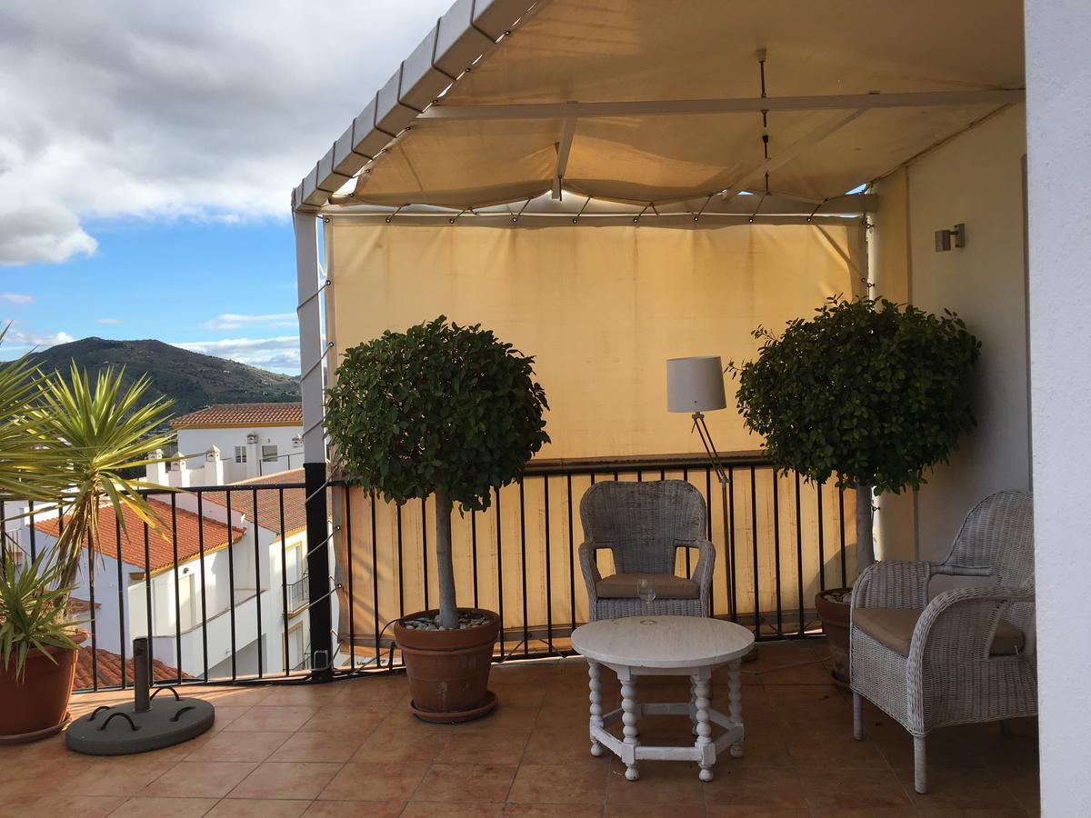 Penthouse Alora Apartment Exterior photo